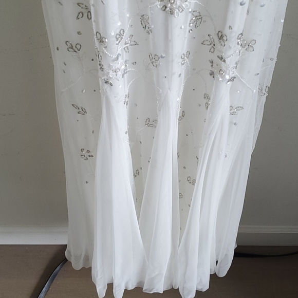 Adrianna Papell sz 6 Wedding dress - Picture 3 of 7